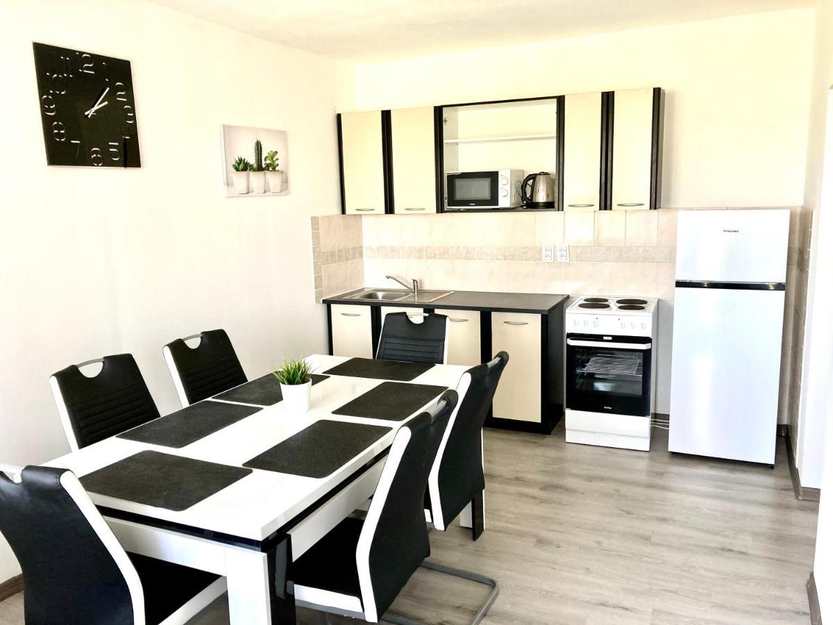 Štúrovo City Apartment מראה חיצוני תמונה