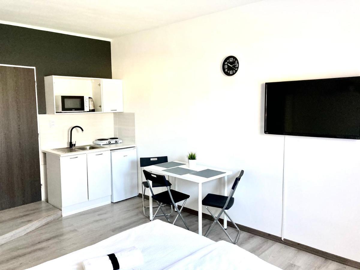 Štúrovo City Apartment מראה חיצוני תמונה